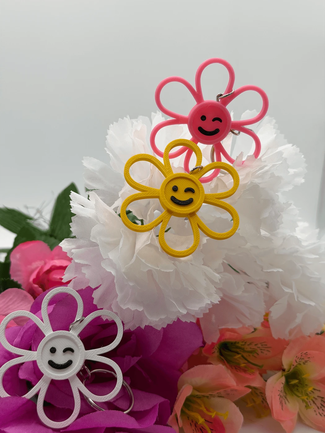 3D Printed Smiley Daisy Keychain
