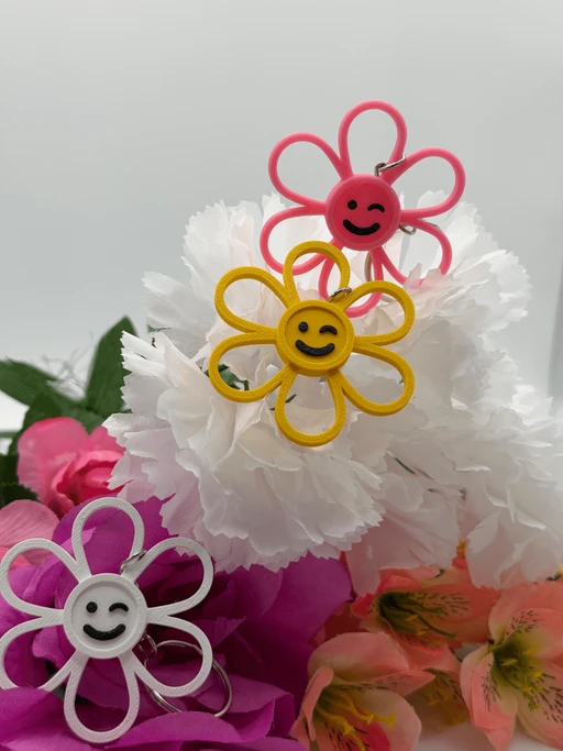 3D Printed Smiley Daisy Keychain